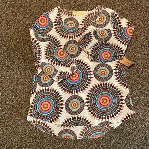 Cute, loose fitting 3/4 sleeve, fun shirt!